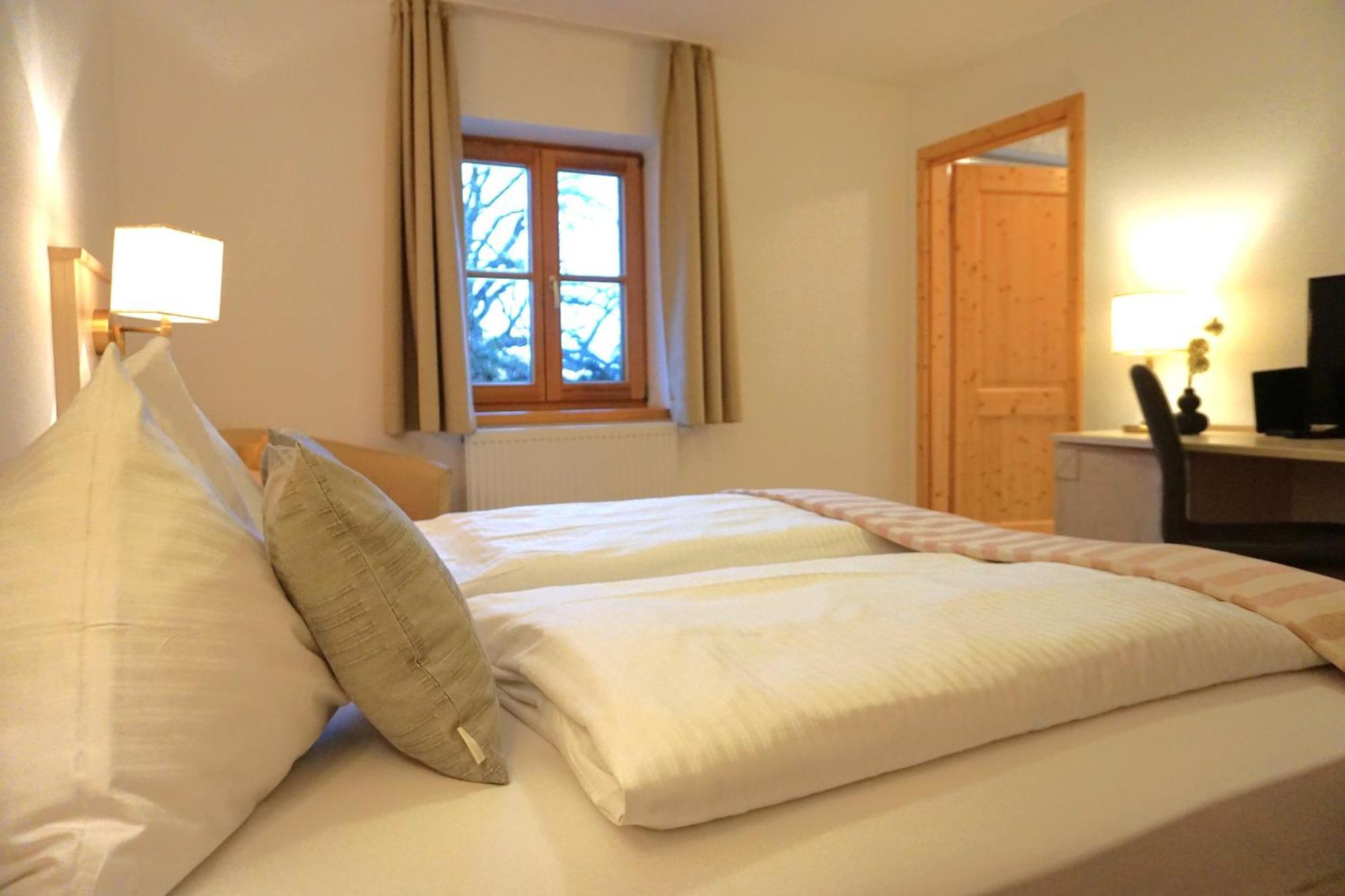 Landhotel Und Gasthof Kirchberger Wildsteig Dış mekan fotoğraf